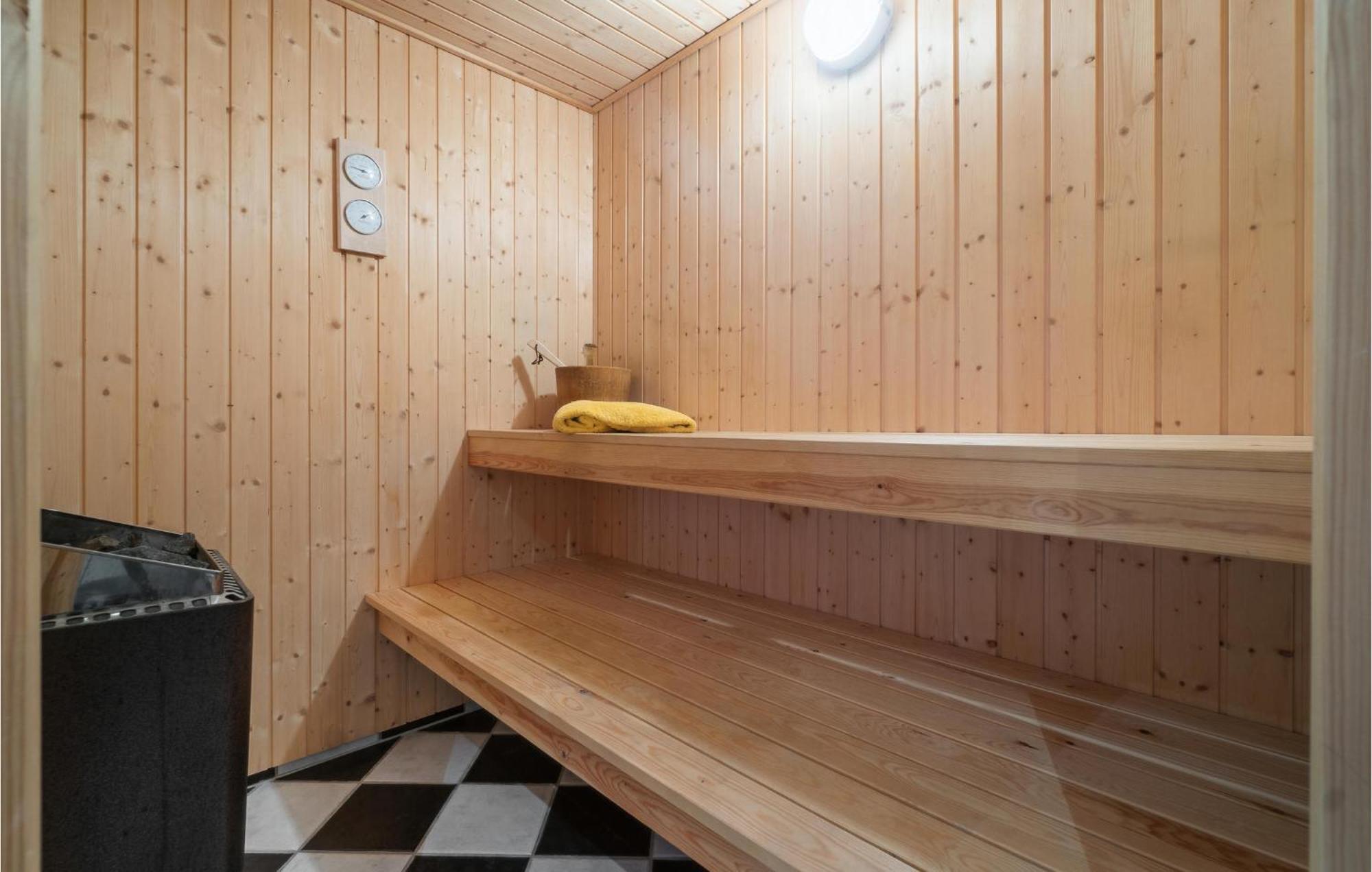 Amazing Home In Hasle With Wifi Exterior foto